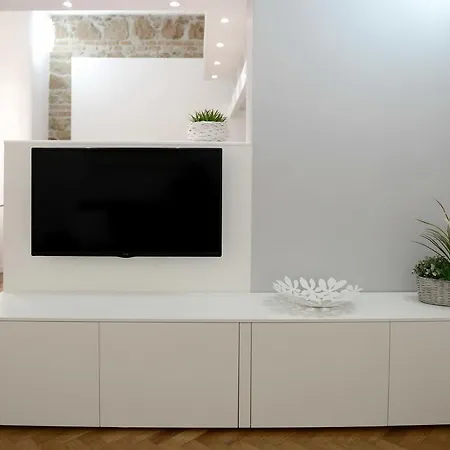 카스텔피다르도 아파트먼트 아파트 *