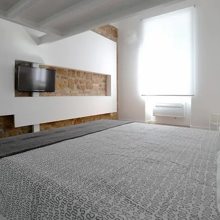 카스텔피다르도 아파트먼트 로마